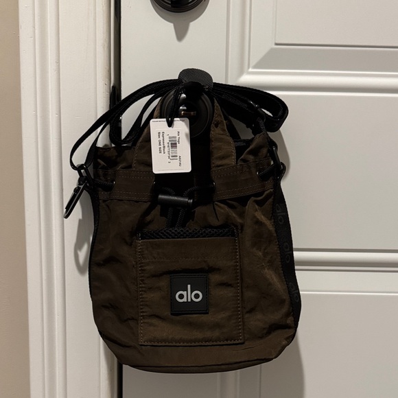 ALO Yoga Men's Dark Brown Belt Bag - Picture 1 of 4